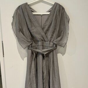 NWOT - S. DEER Grey Textured V-Neck Midi Dress with Belt – Elegant & Lightweight